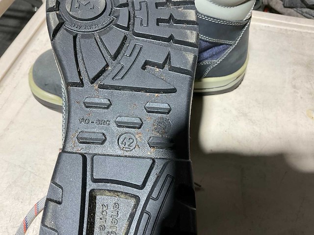 Fleece vesten en werkschoenen - afbeelding 17 van  30