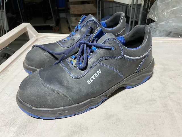 Fleece vesten en werkschoenen - afbeelding 28 van  30