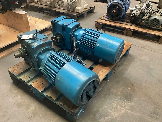 Flender elektromotor (2x) - afbeelding 1 van  5