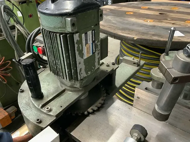 Flender himmel k26m zaagmachine - afbeelding 6 van  7