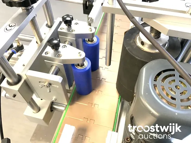 Fles-etiketteermachinemachine - afbeelding 9 van  14