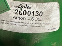 Fles protegon gas en fles argon gas - afbeelding 3 van  4