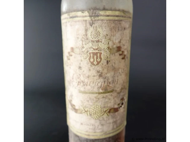 Fles wijn als op foto's - afbeelding 2 van  4
