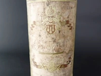 Fles wijn als op foto's - afbeelding 2 van  4