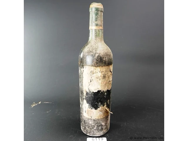 Fles wijn als op foto's - afbeelding 1 van  4
