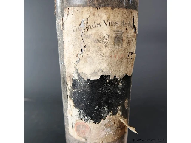 Fles wijn als op foto's - afbeelding 2 van  4