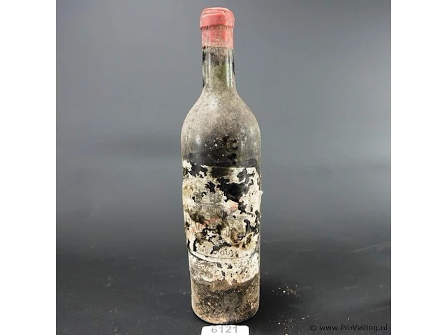 Fles wijn als op foto's - afbeelding 1 van  4
