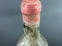 Fles wijn als op foto's - afbeelding 3 van  4