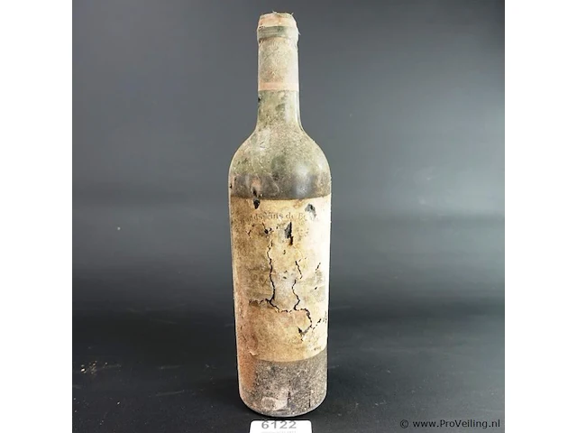 Fles wijn als op foto's - afbeelding 1 van  4