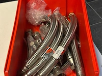 Flexibele aansluitslangen 700 mm 1x1 wartels - partij - afbeelding 1 van  2