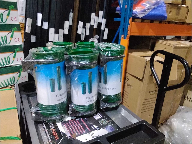 Flexibele uittrekbare tuinslang met handsproeier (5x) - afbeelding 3 van  7