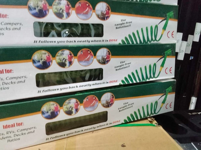 Flexibele uittrekbare tuinslang met handsproeier (5x) - afbeelding 5 van  7