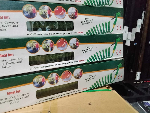 Flexibele uittrekbare tuinslang met handsproeier (5x) - afbeelding 4 van  7