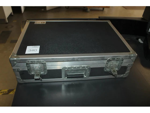 Flightcase. afmeting 68 x 47 x 17 cm. - afbeelding 1 van  2
