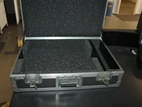 Flightcase. afmeting 68 x 47 x 17 cm. - afbeelding 2 van  2