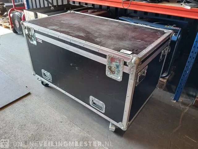 Flightcase met audioapparatuur - afbeelding 1 van  29
