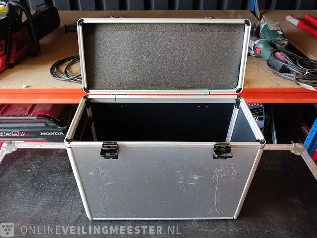 Flightcase met audioapparatuur - afbeelding 13 van  29