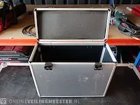 Flightcase met audioapparatuur - afbeelding 13 van  29