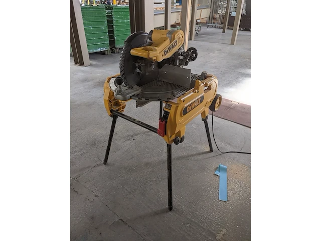 Flip-over zaagtafel dewalt - afbeelding 6 van  11