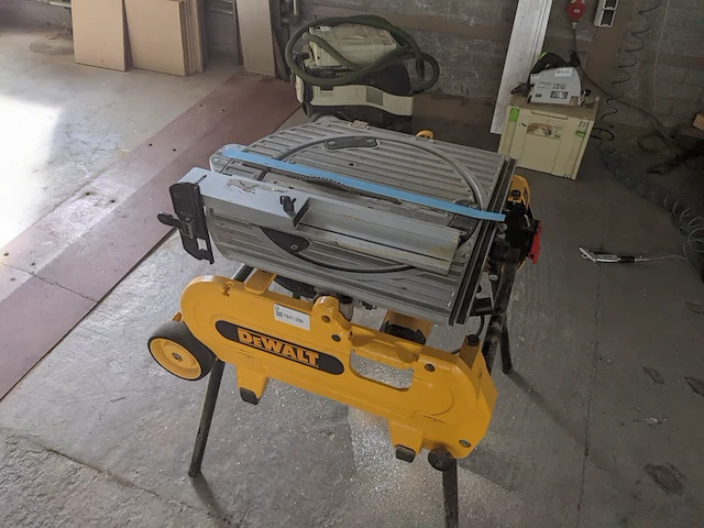 Flip-over zaagtafel dewalt - afbeelding 8 van  11