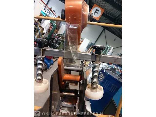 Floraco s0-7700 automatische klepsluit-tape-machine, semi-verticale opstelling, floraco s0-7700 automatische klepsluit-tape-machine, semi-verticale opstelling, - afbeelding 3 van  27