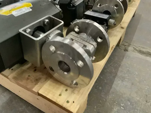 Flowserve klep (11x) - afbeelding 40 van  42