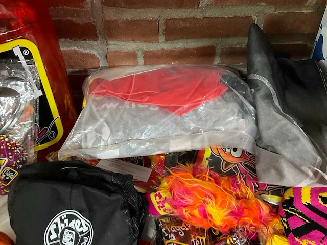 Flügel merchandising - afbeelding 3 van  8