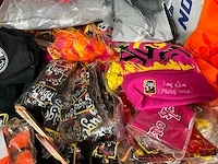 Flügel merchandising - afbeelding 4 van  8