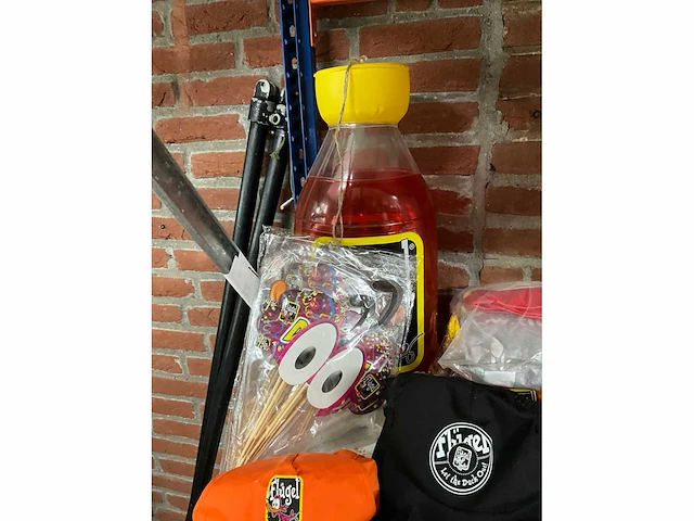 Flügel merchandising - afbeelding 7 van  8
