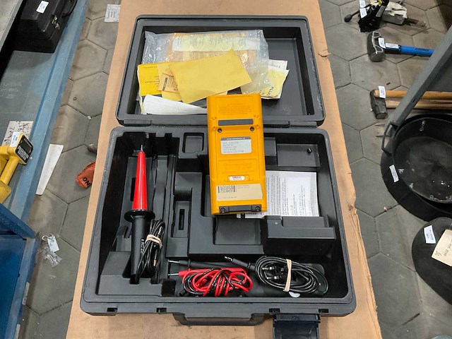 Fluke 27 multimeter - afbeelding 2 van  4