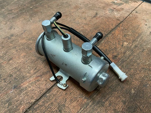 Fluxon 24v brandstofpomp (2x) - afbeelding 2 van  4