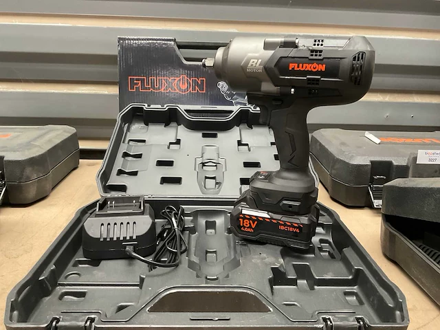 Fluxon iwc12n17 accu slagmoersleutel - afbeelding 1 van  3