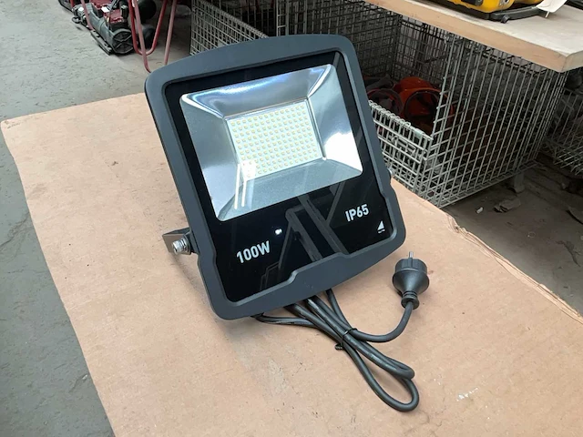 Fluxon lb100w ip65 led schijnwerper - afbeelding 1 van  5