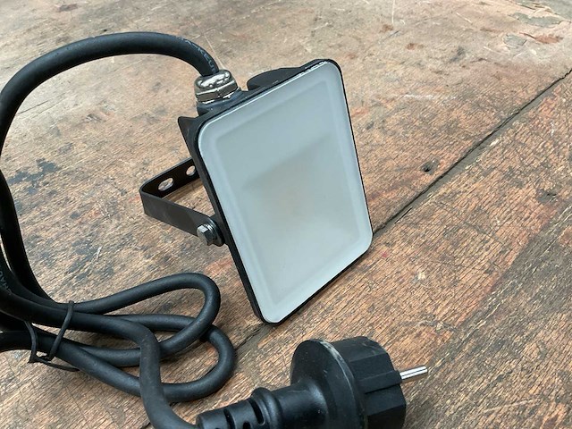 Fluxon lb10f led schijnwerper - afbeelding 1 van  4