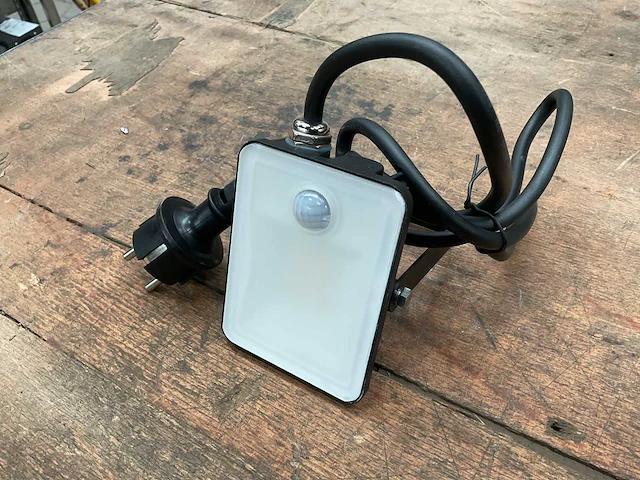 Fluxon lb10fp led schijnwerper met bewegingssensor - afbeelding 2 van  4