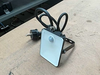 Fluxon lb10fp led schijnwerper met bewegingssensor - afbeelding 2 van  4