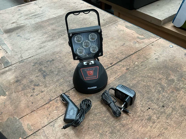 Fluxon lb10lis oplaadbare werklamp - afbeelding 1 van  4