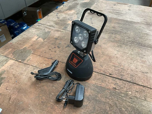 Fluxon lb10lis oplaadbare werklamp - afbeelding 2 van  5
