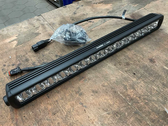 Fluxon lb120vb12e led balk lamp - afbeelding 1 van  4