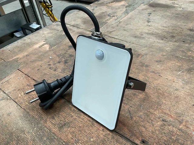 Fluxon lb20fp led schijnwerper met bewegingssensor - afbeelding 2 van  4