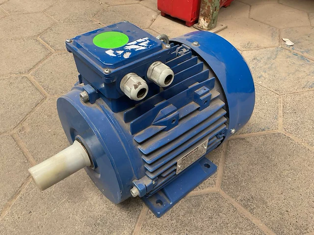 Fluxon ms 132s-4 elektromotor - afbeelding 1 van  5
