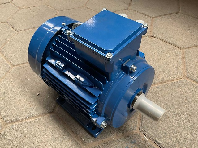 Fluxon ms2 112m-4 elektromotor - afbeelding 1 van  5
