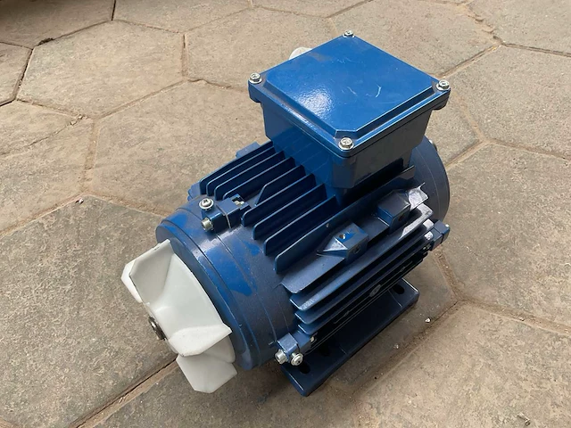 Fluxon ms2 90l-4 elektromotor - afbeelding 4 van  5