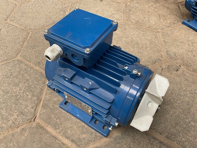 Fluxon ms2 90l-4 elektromotor - afbeelding 3 van  5