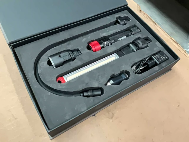 Fluxon wi01bfs 3 in 1 led werklamp - afbeelding 2 van  5