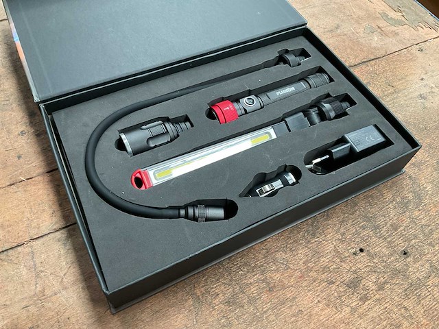 Fluxon wi01bfs oplaadbare werklamp - afbeelding 3 van  6