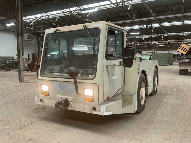 Fmc b450 vliegtuigsleper - afbeelding 1 van  14