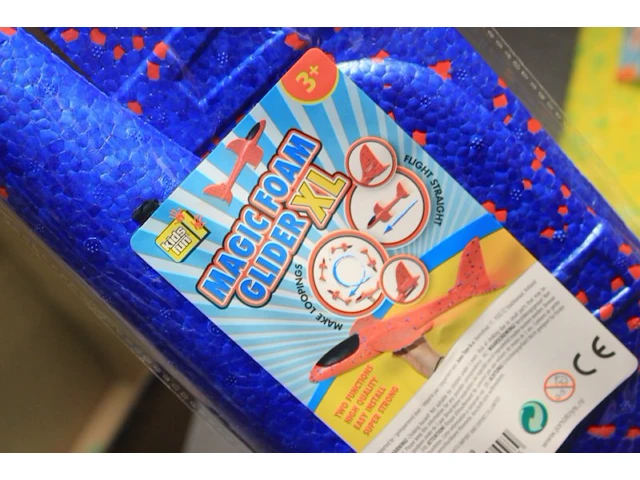 Foam vliegtuig mix van kleur geleverd 48 cm 1x ds 76 - afbeelding 3 van  5