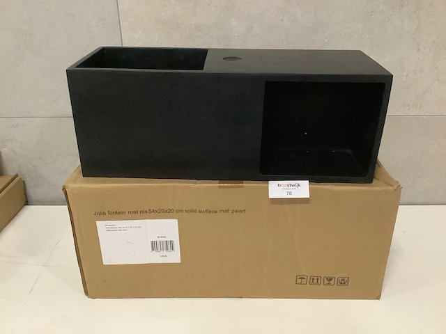 Fontein solid surface met nis 54 x 20 x 20 cm - afbeelding 2 van  5