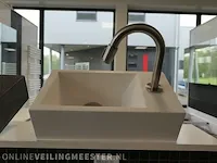 Fontein van marcke, hugo, mat wit - afbeelding 1 van  5